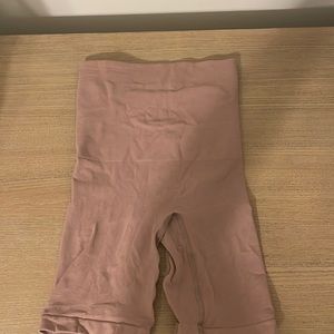 Skims shape wear / biker short